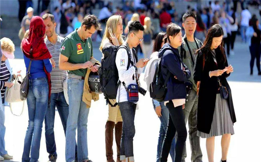 韩国大妈来中国炫富,没成想逛个超市就被打脸,网友:该醒了?