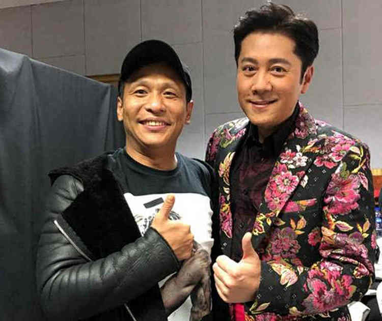 宋小宝和谁合影都规规矩矩,而图4不同,网友:真的是不顾形象了