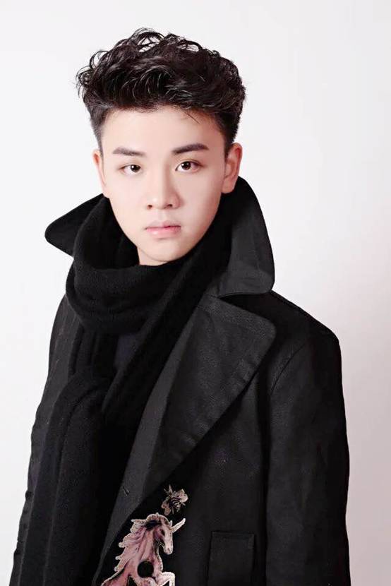 电视剧《黎明破晓前》演员王培栋完美演绎少年肖寅谱