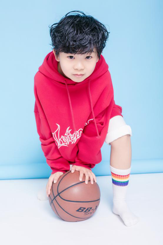 《你迟到的许多年》热播 00后童星王天泽初见少年模样