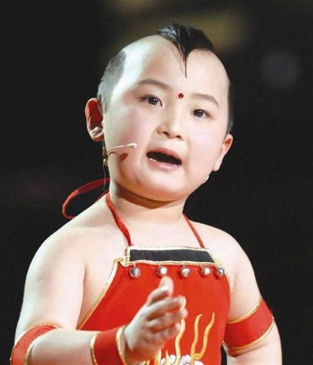 郭德纲晒京剧神童陶阳10年前后反差照,老郭爱京剧停不下来了