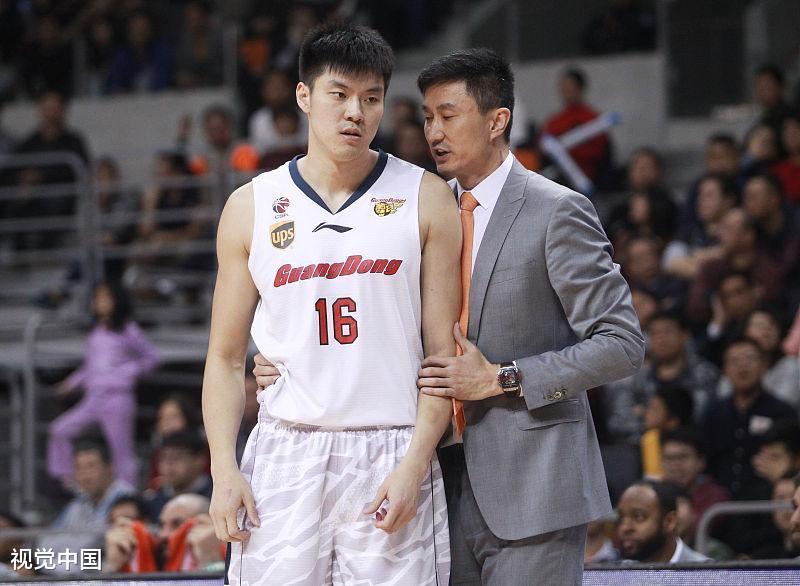 易建联二世: 2米10摸高3米69! 被杜锋李楠弃用!