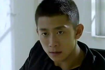 3岁成名5岁上春晚,小小年纪为家里赚上百万,如今父母却很后悔