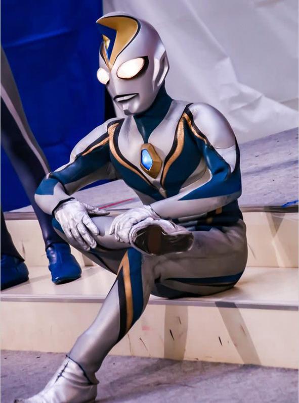 这姿势这造型迷死人了|高斯|奥特曼|戴拿_新浪新闻