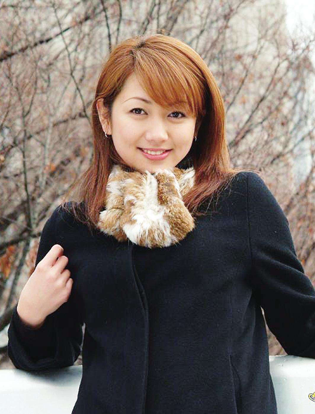 当过6次女首富的杨惠妍跟杨国强说:你看李嘉诚什么时候退休的!