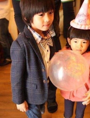 kimi身高已到林志颖肩膀头粉丝戳中林志颖痛处暗示找错参照物