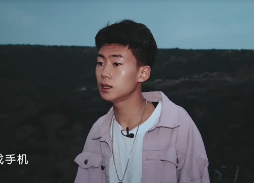 最近的节目中,因为张明扬可能还没有完全适应大山里的生活,所以张明扬