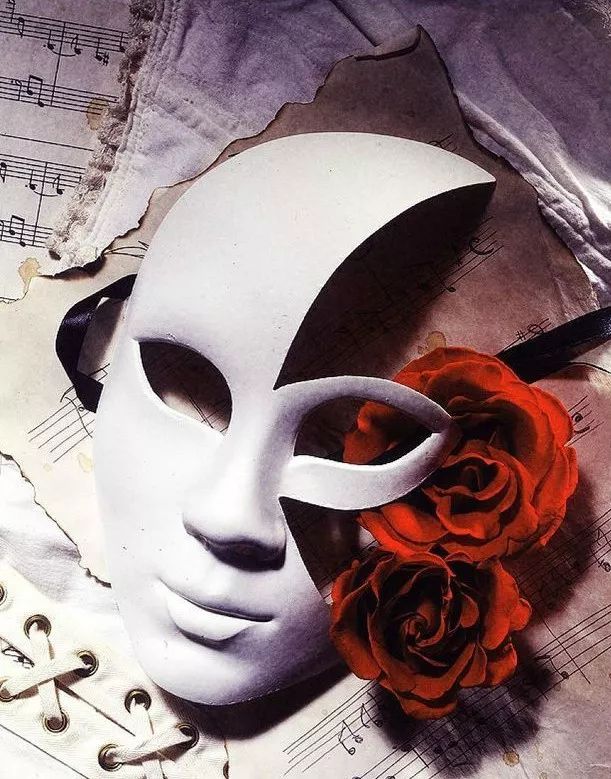 心理测试:4张面具选哪一个隐藏自己,测恋爱时你会怎样伪装自己