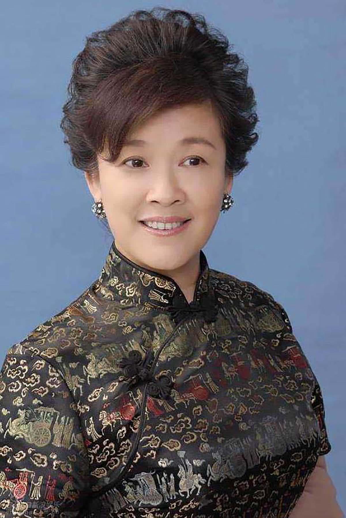 宋春丽近照,11年三次夺"视后",40年过去了,依然膝下无子