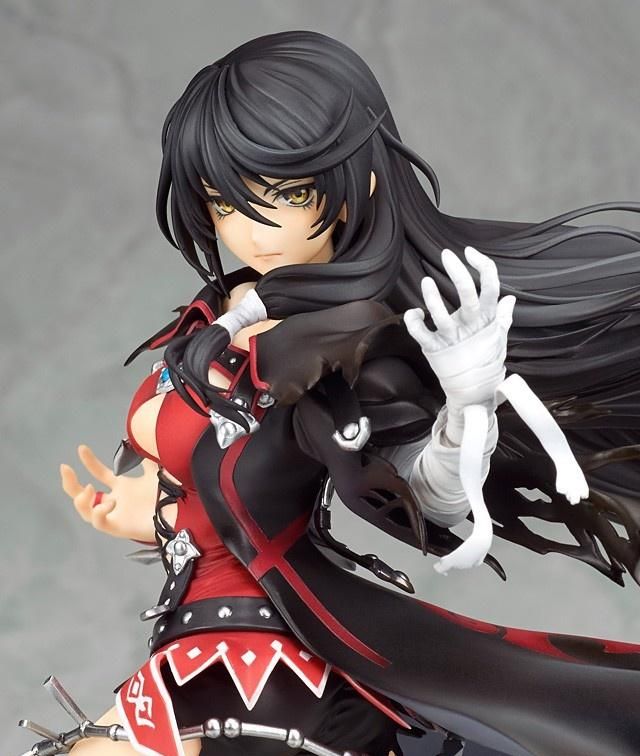 狂战传说贝露贝特手办身材傲人破洞裤袜吸睛