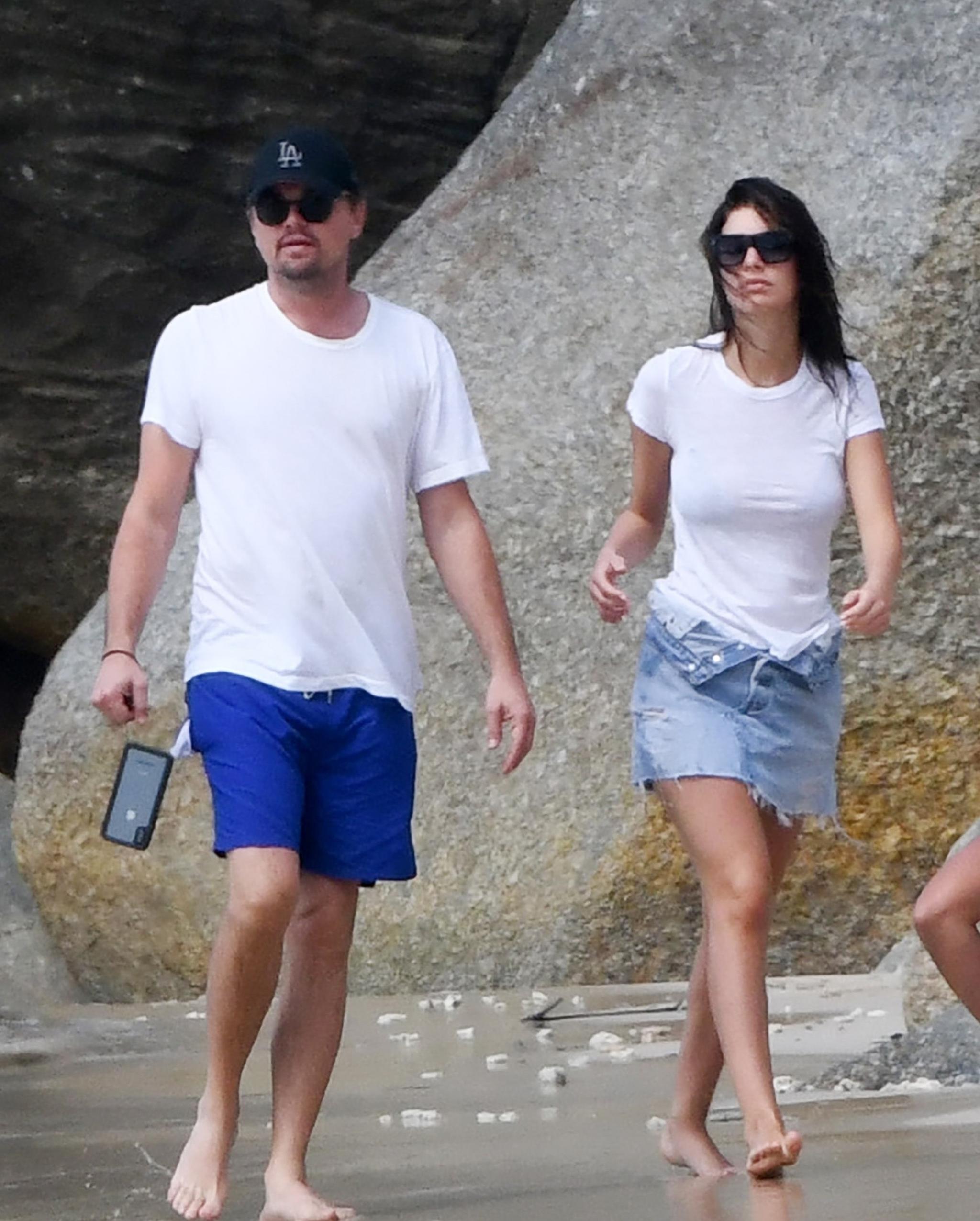 小李子海边度假,22岁超模女友抢镜,网友:挡不住的好身材