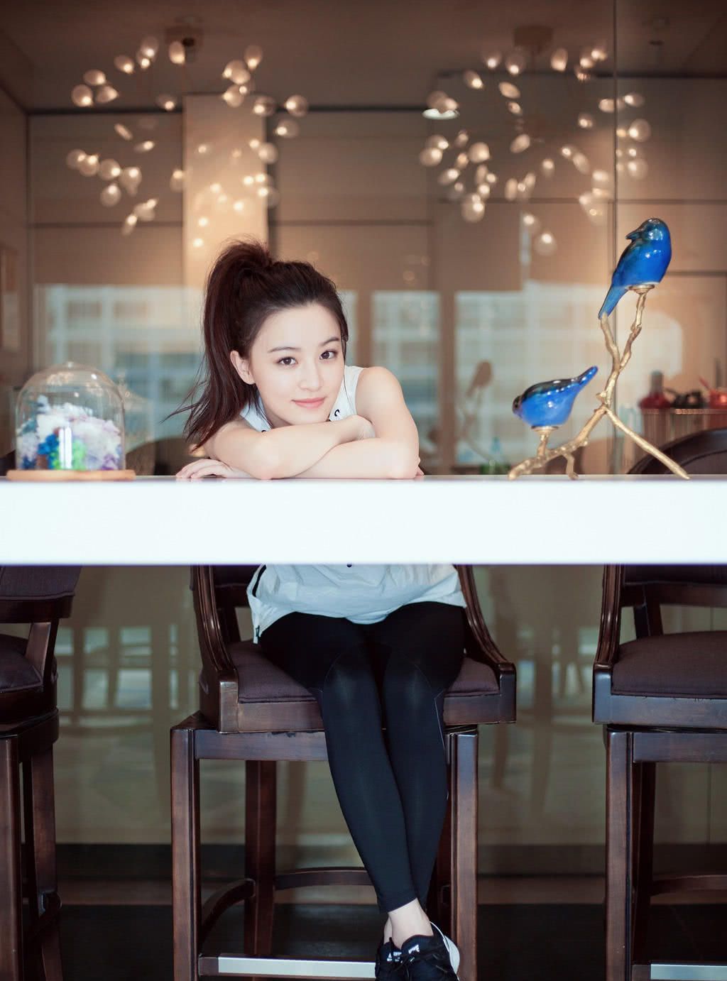 巴啦啦小魔仙:严莉莉身边的她,之前跟李易峰合作,最近新照惊艳