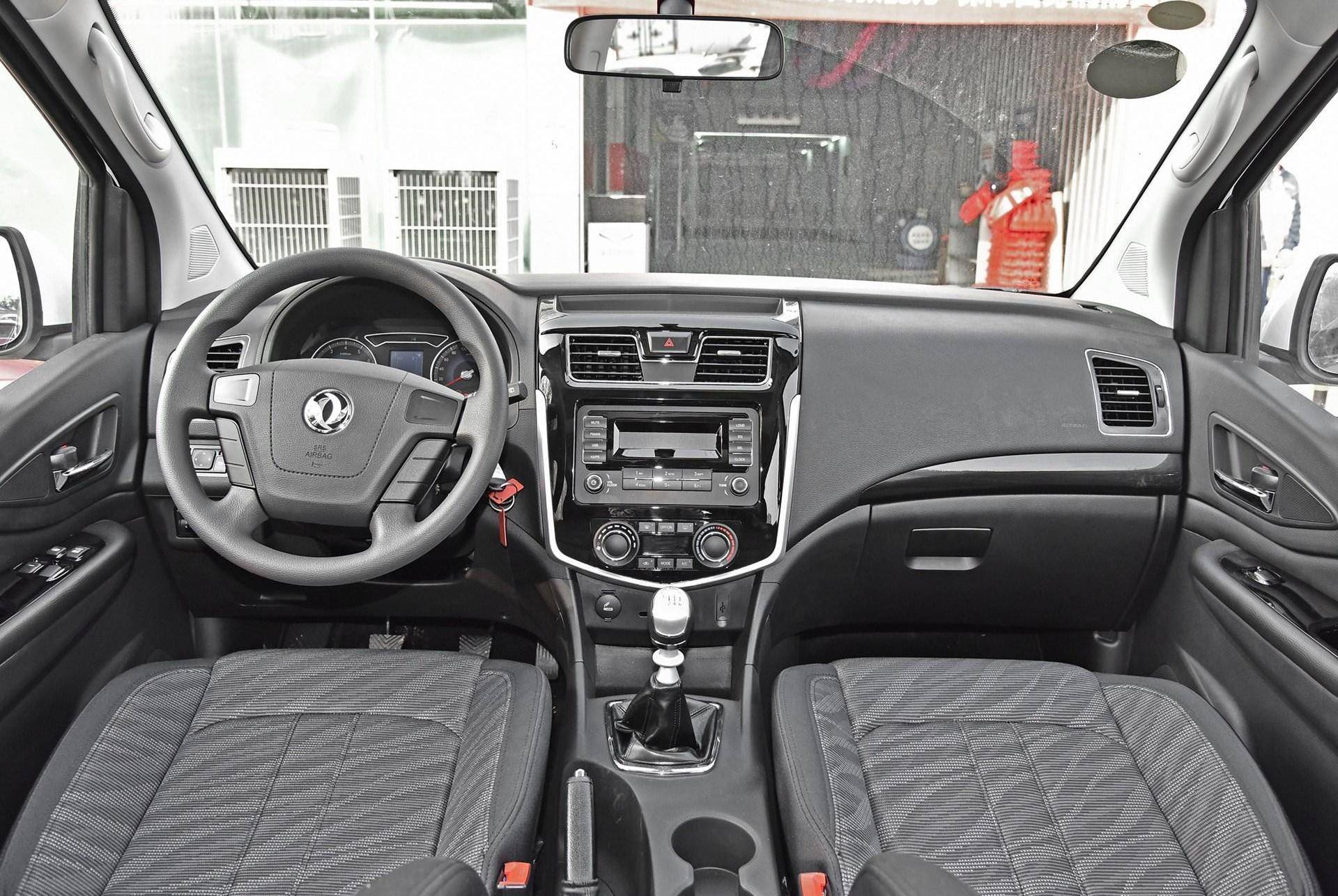 外观更豪华 内饰更时尚,东风风行f600实车谍照曝光