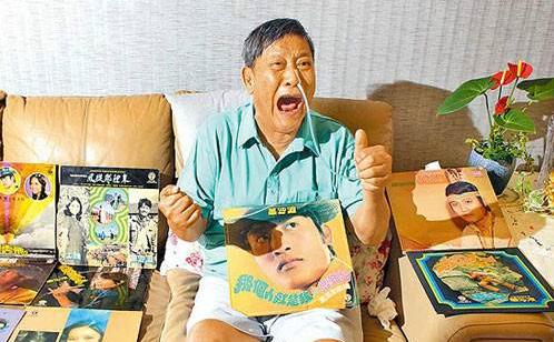 春晚爆红却摔成傻子,被妻子抛弃,亲哥赶出家门,情人卖房照顾他|万沙浪