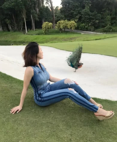 落落大方蒋娉婷仍旧青春不失活力十分的吸睛夺目