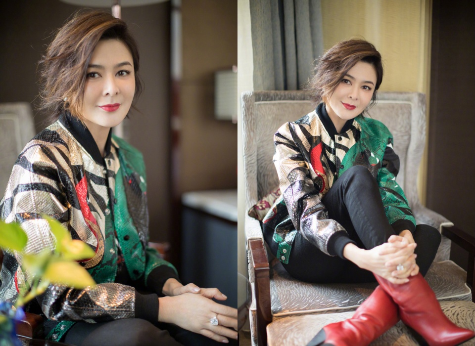 56岁关之琳近照,成熟美丽风情万种,白嫩美腿超迷人!__财经头条