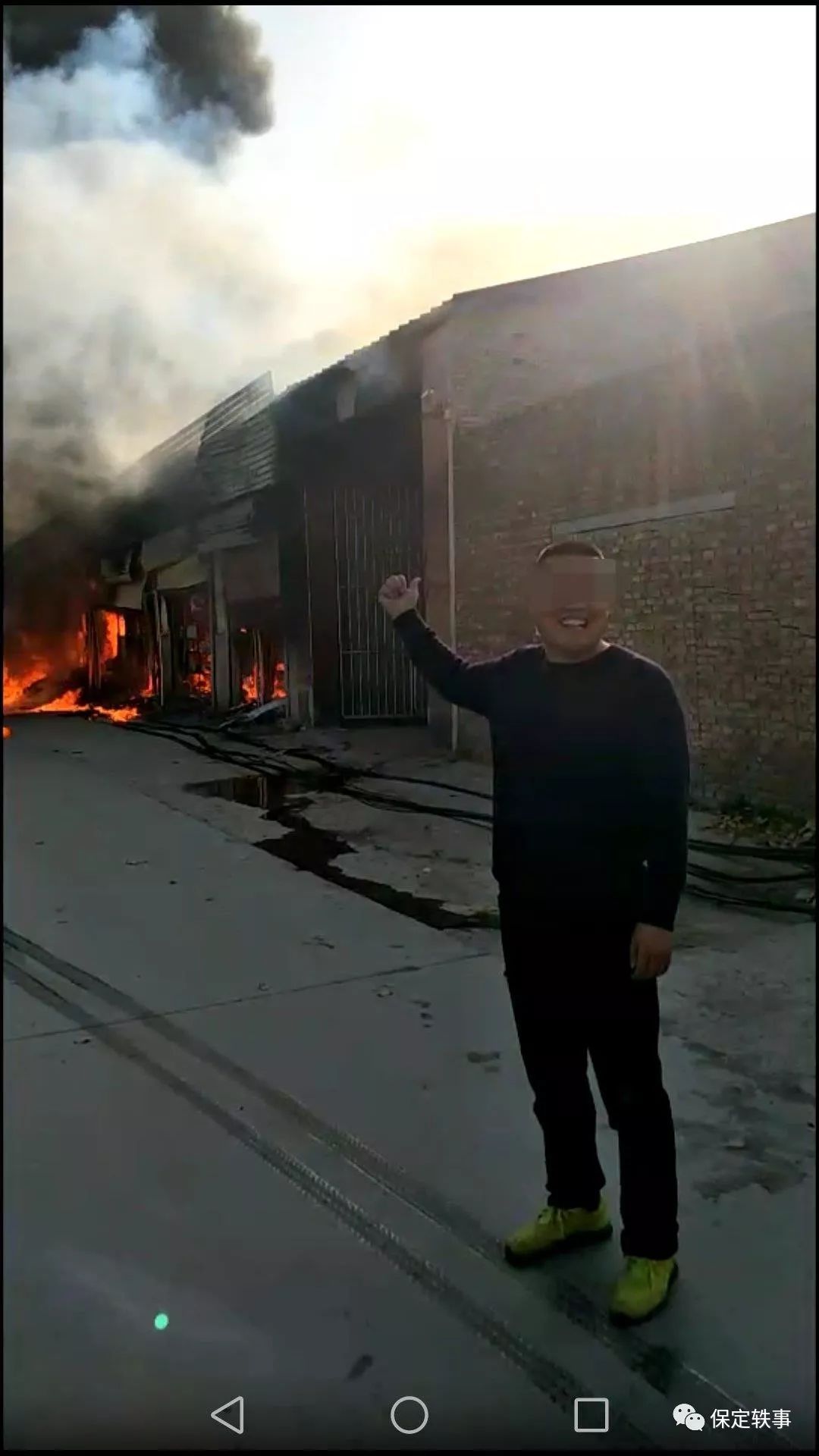 保定:唐县一粮油店突然起火,老板站在一旁直乐还说了这样一句话