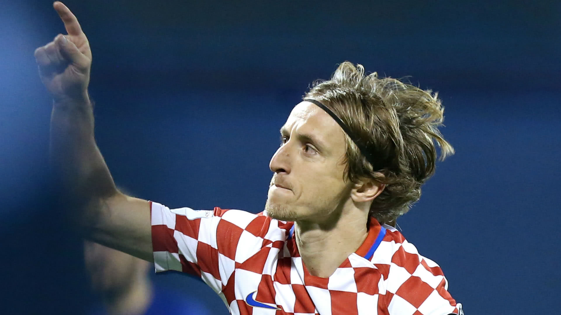 莫德里奇终获世界足球先生 从绝代双骄时代里脱颖而出奏响最强音