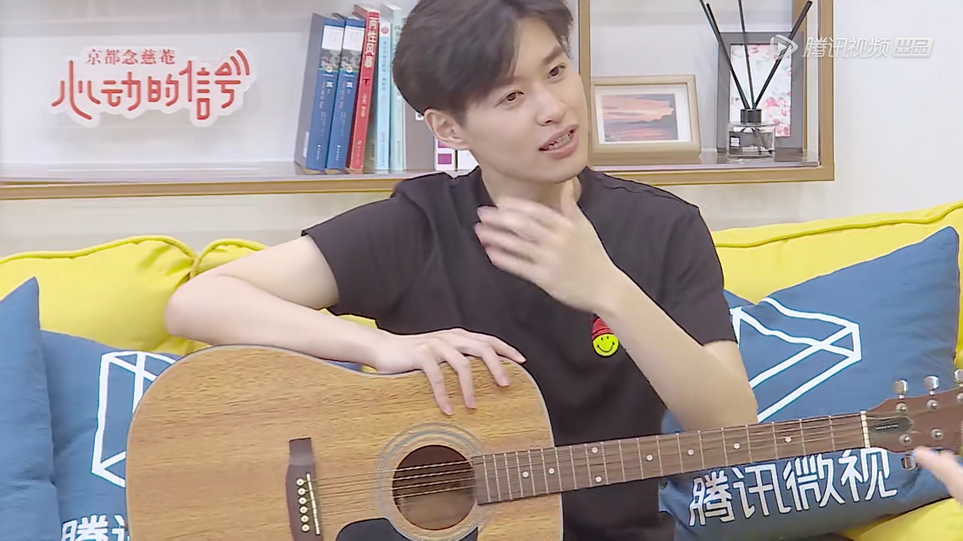 心动的信号素人首次户外活动曝光向天歌奥斯卡上演拥抱杀