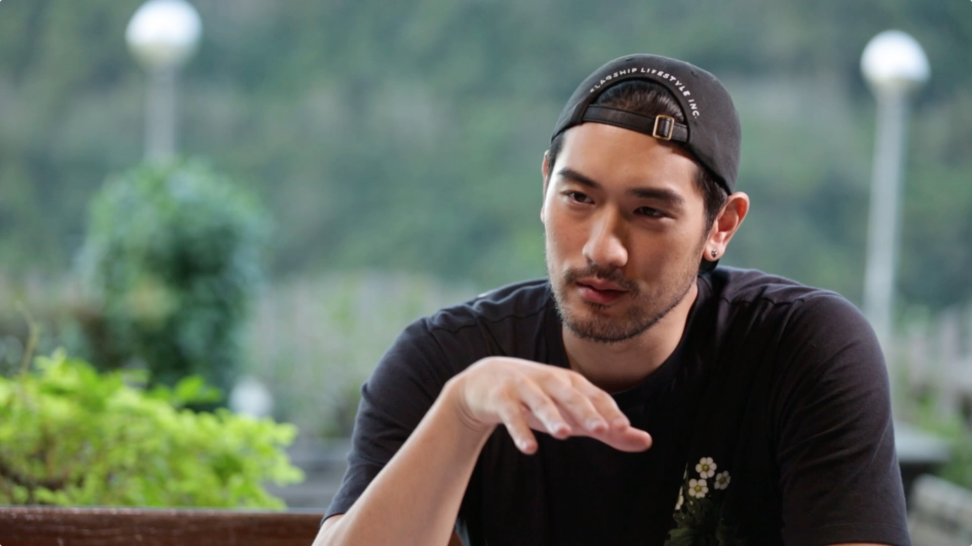 平时工作一直在当"空中飞人"的@高以翔godfrey 闲下来的时候喜欢骑