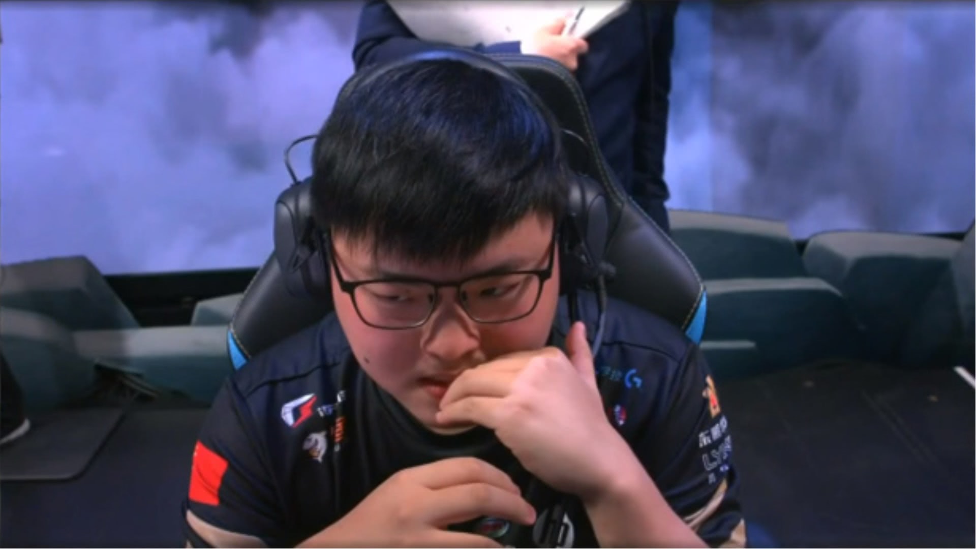 前五有四个都是rng战队的,尤其是uzi选手,稳居第一宝座!