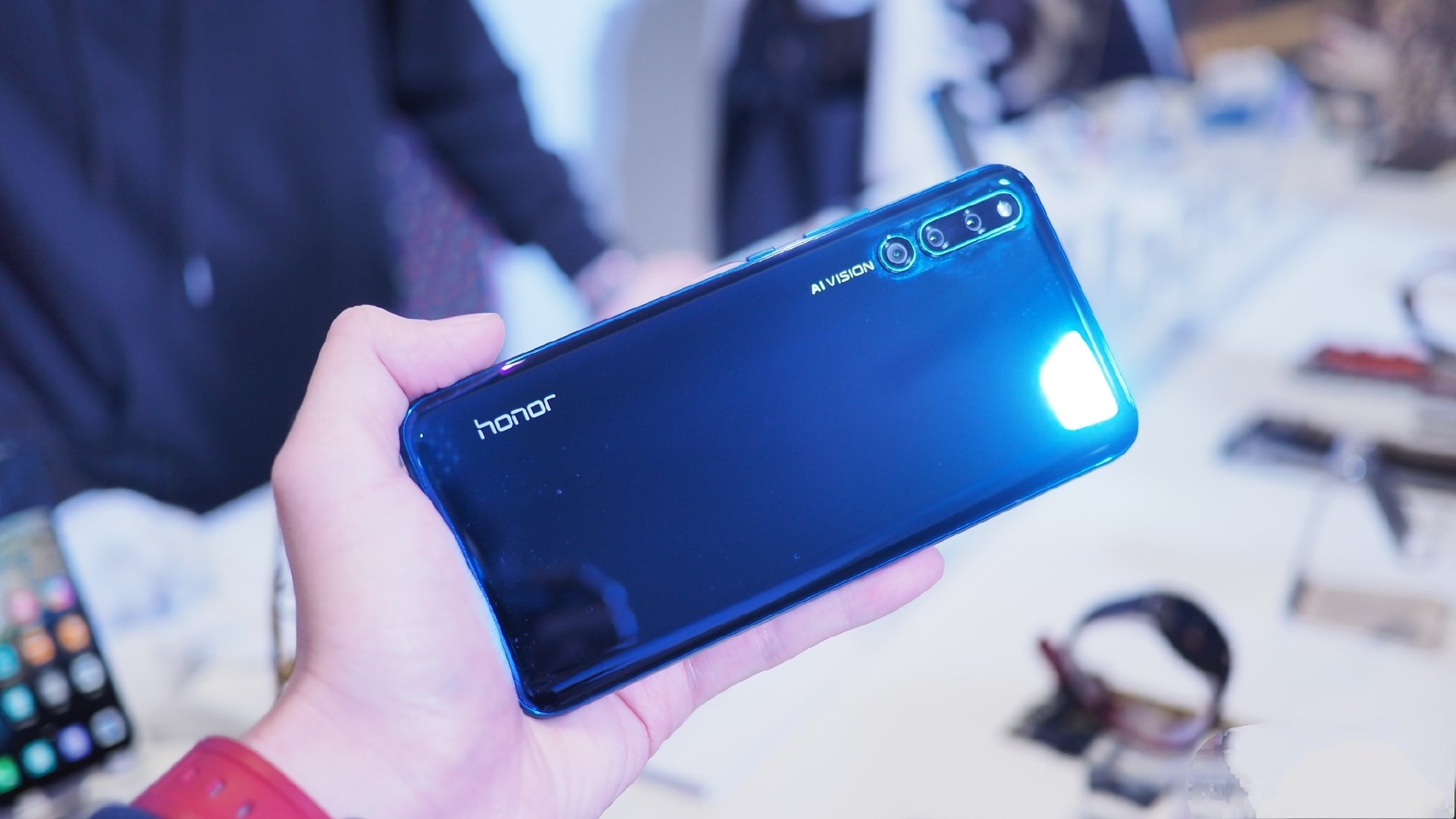 荣耀magic2到底值不值3799元一星期真实体验说说优缺点