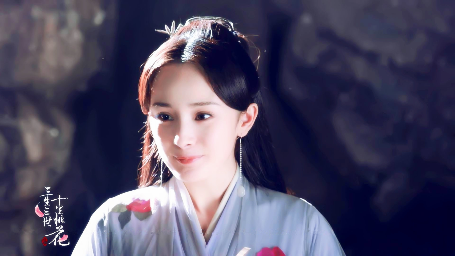 论白衣服装杨幂最美,但若要比气质刘亦菲才是王者