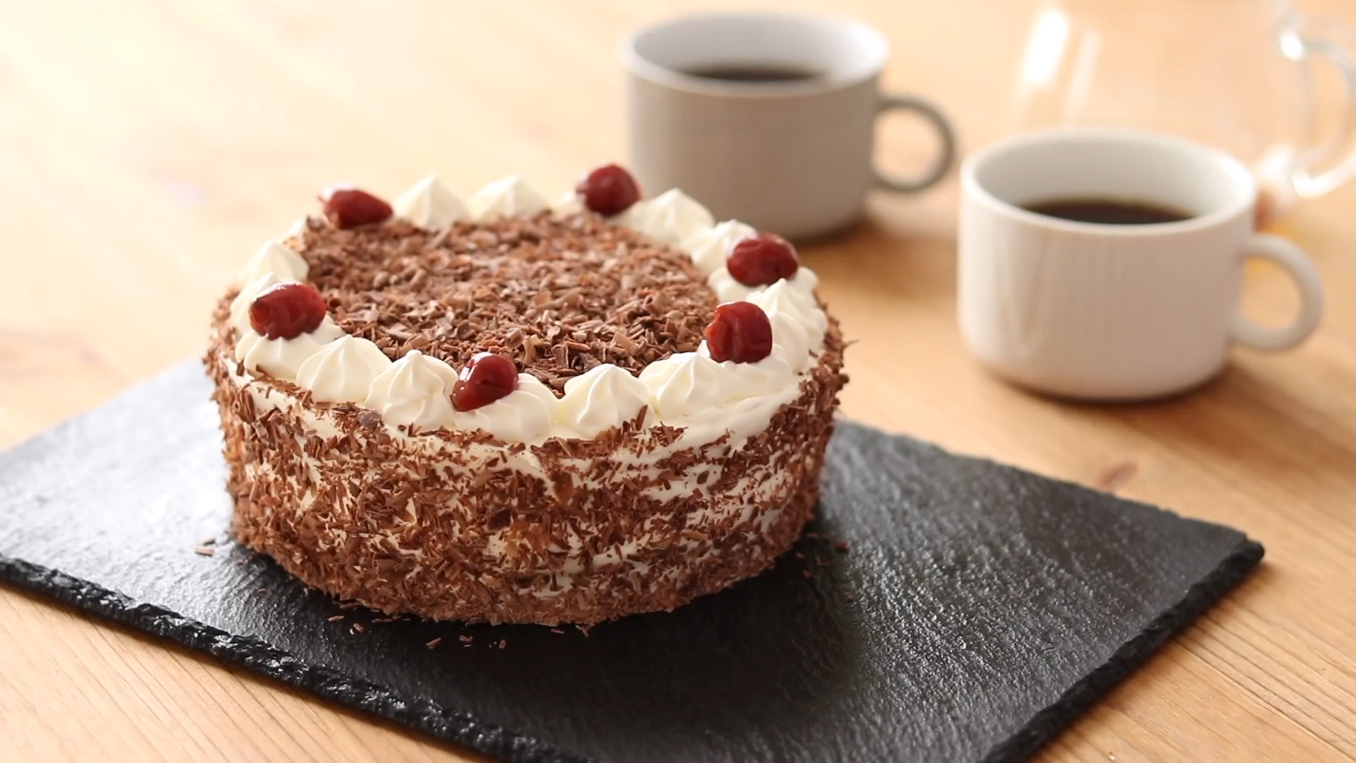 食谱丨樱桃黑森林蛋糕的详细做法,经得起各种口味挑剔的美味甜点