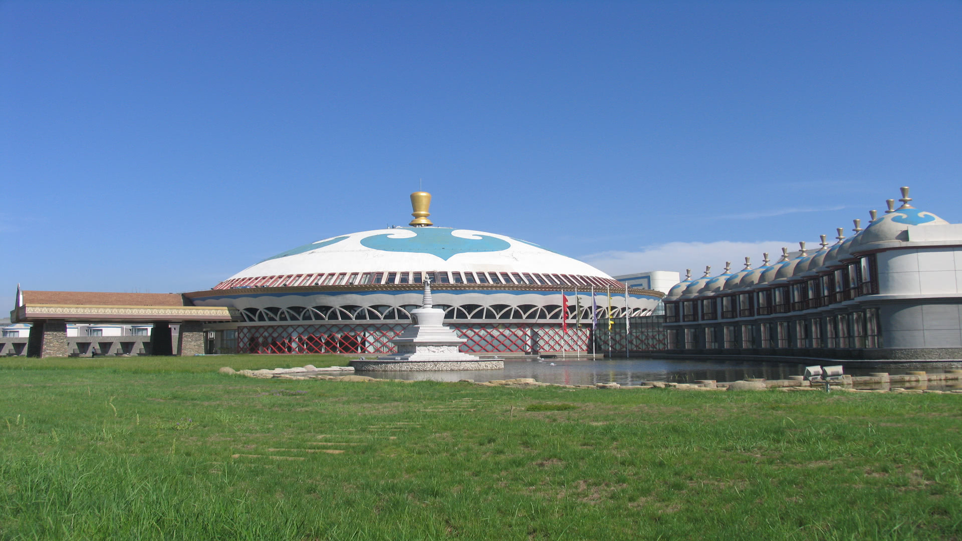 内蒙古最大的城市,根本不是包头 鄂尔多斯,相当于2.5个赤峰