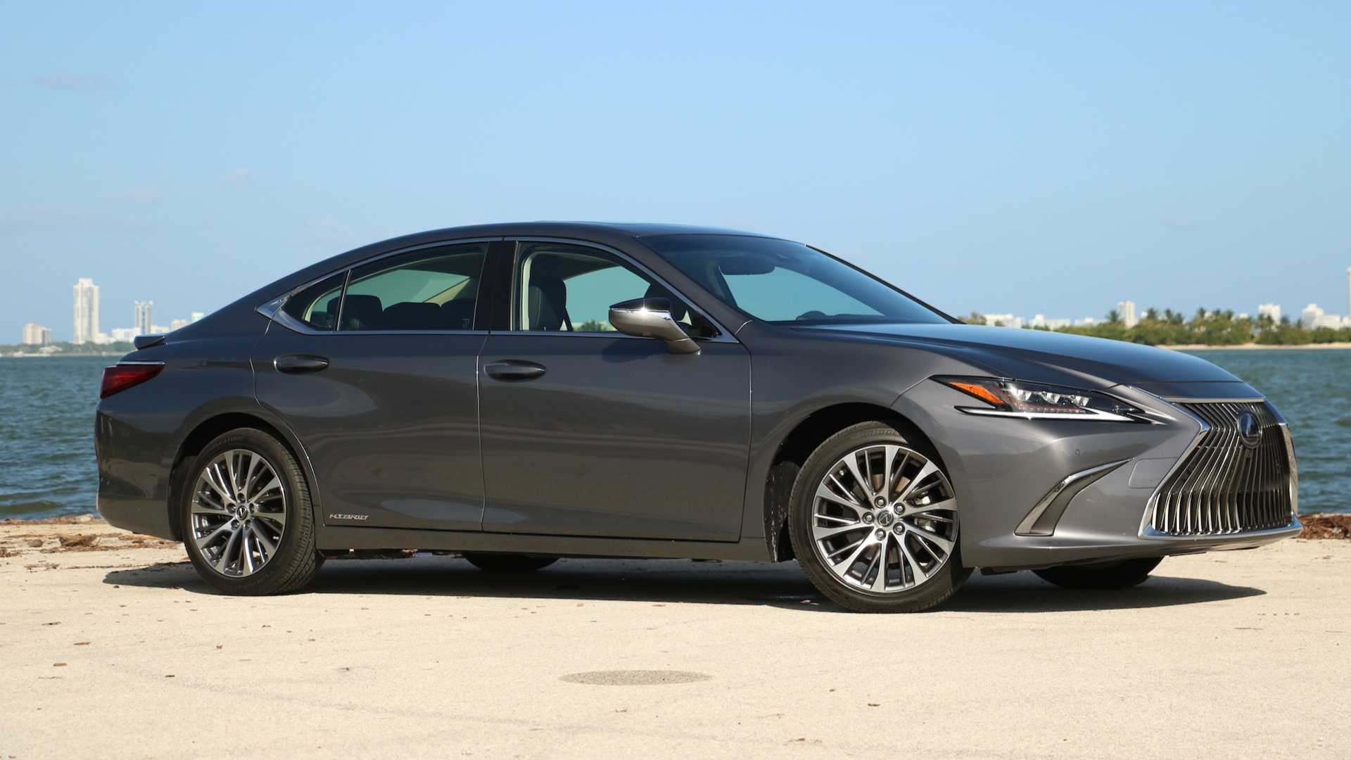 最便宜雷克萨斯5米长28万配置碾压3系还等什么亚洲龙