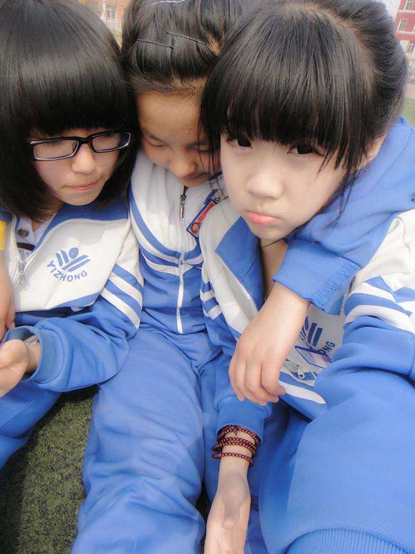 防止早恋学校各出奇招,制作奇葩校服成"亮点",网友:校长人才