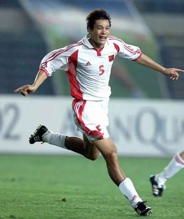 曾娶过两个空姐的范志毅年近50再娶小17岁娇妻女儿后妈关系好