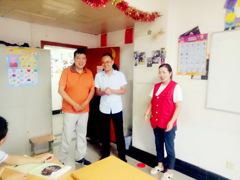 旅游商报编辑部主任梁纪委赴莲湖区星星残疾人