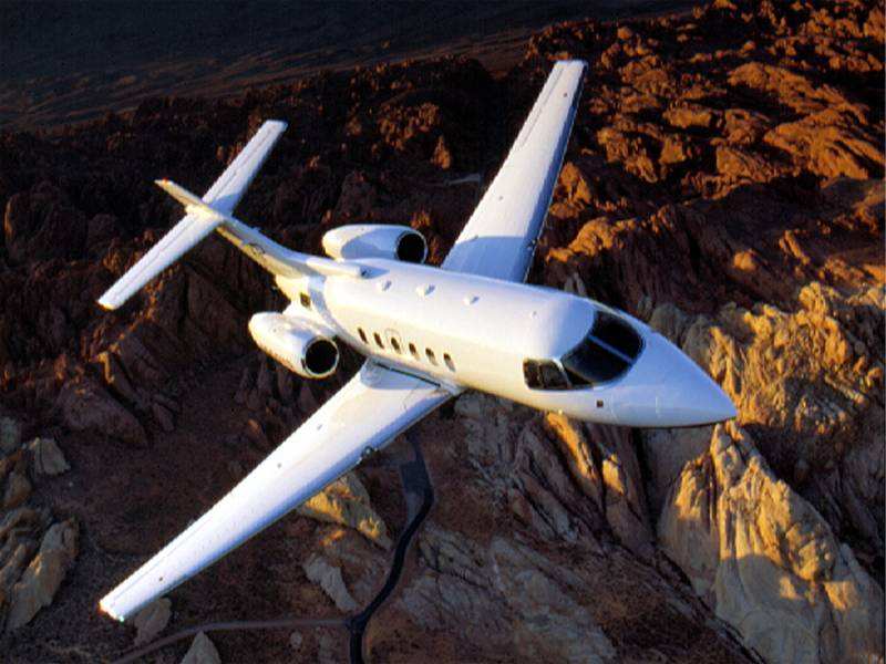 耗时久,所以就选择这个速度快的工具,尽管飞机的票价是不便宜的