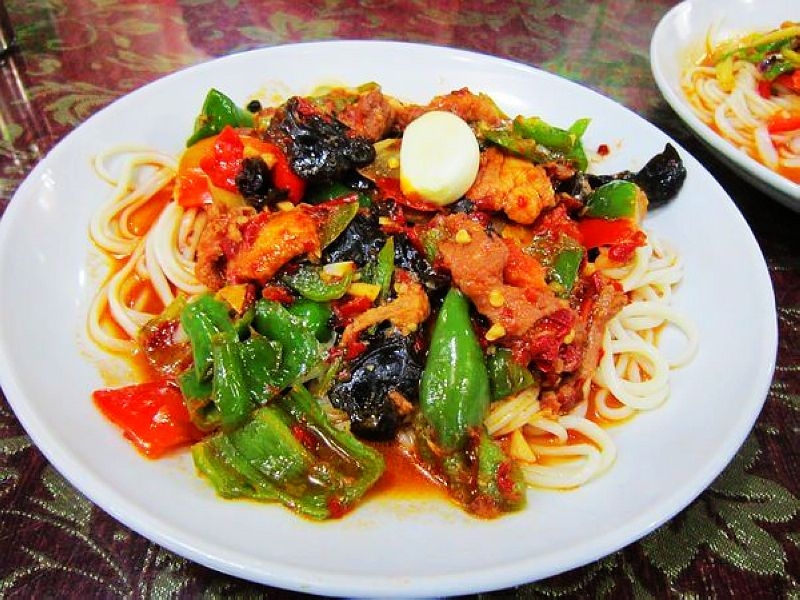 外地人去新疆为什么爱长胖?新疆菜份量为什么这么大?看答案吧