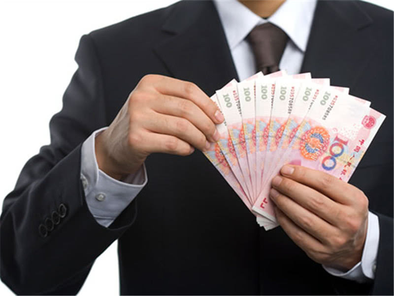 一辆60万的奔驰,4s店销售赚多少钱?网友:怪不得被骂黑心!