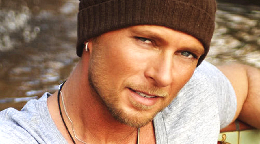 李小龙超级粉丝联手ufc传奇兰迪库卓打造硬核风暴