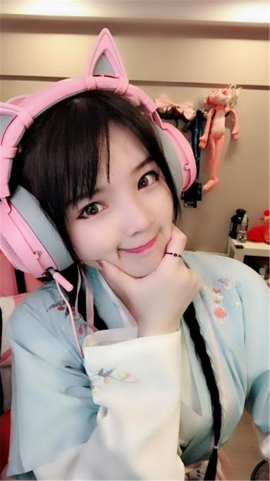 穿越火线一鹿有你才完美美女解说鹿小町陪你一起过春节