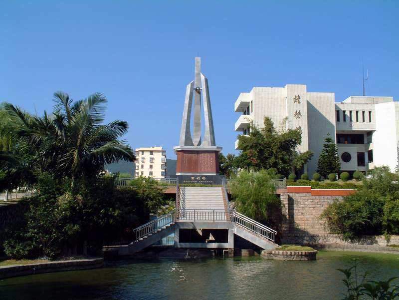 这所地级市普通本科学校,就业率高达92%,常年稳坐第一,厉害了