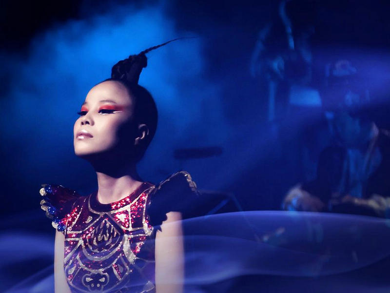 这位真正走向世界的歌手不是邓丽君|朱哲琴|阿姐鼓|中文歌_新浪新闻