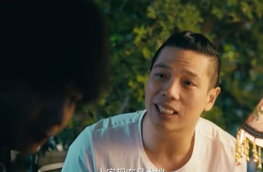 夏洛特烦恼:秋雅穿泳装出镜,谁注意张扬对秋雅的称呼