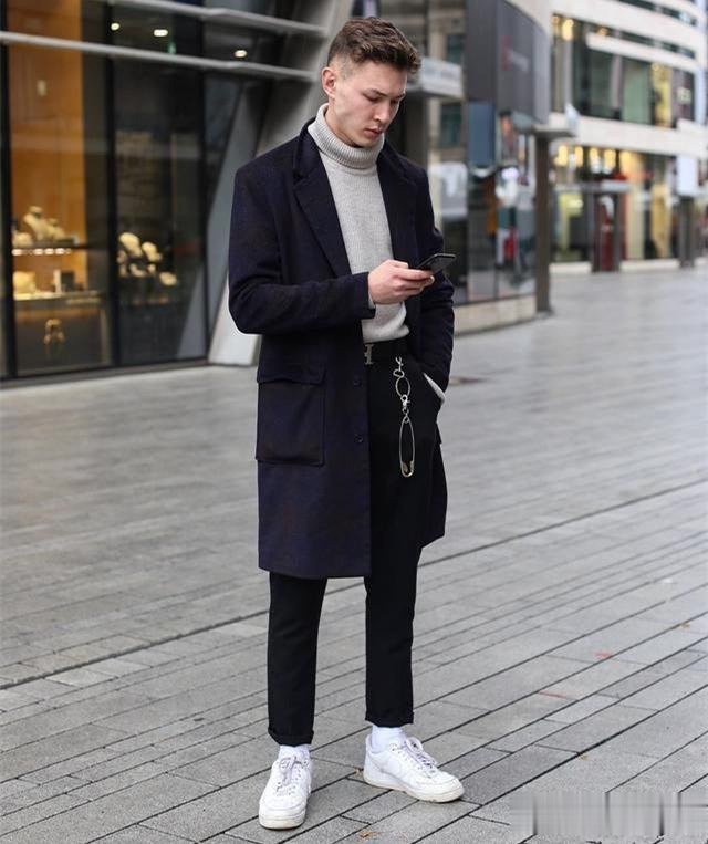 冬天"男士"穿黑色大衣怎么搭配好看?