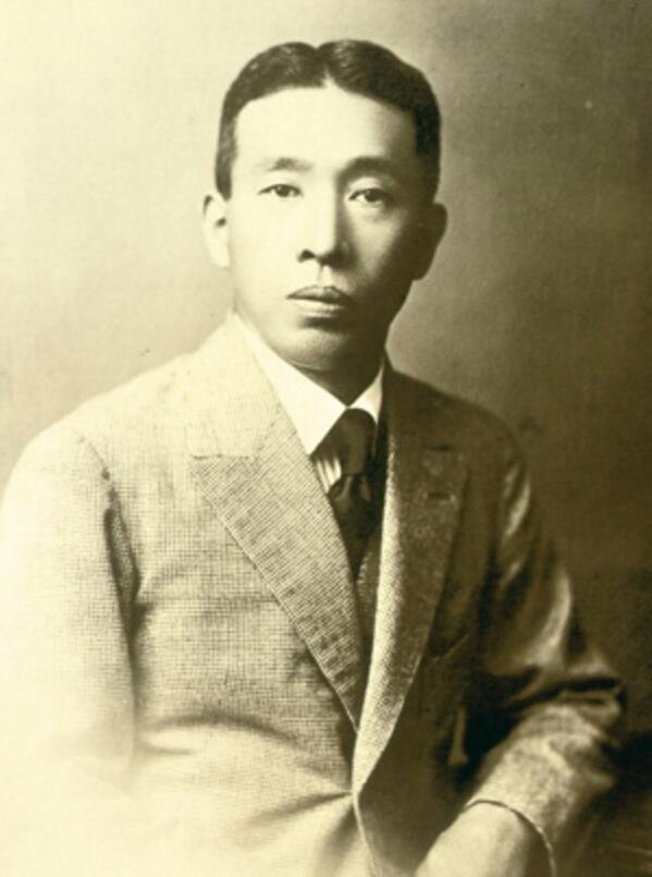 惊世骇俗的海报为她赢得老板一枚钻戒奖赏却也爆出不能说的秘密