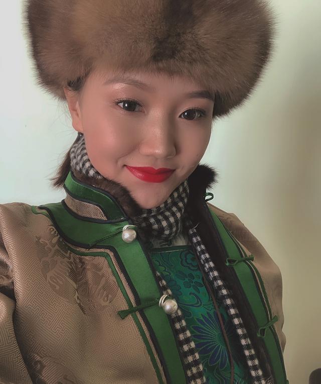 《吉祥三宝》主唱英格玛近照,历时14年今非昔比,浓妆艳抹认不出