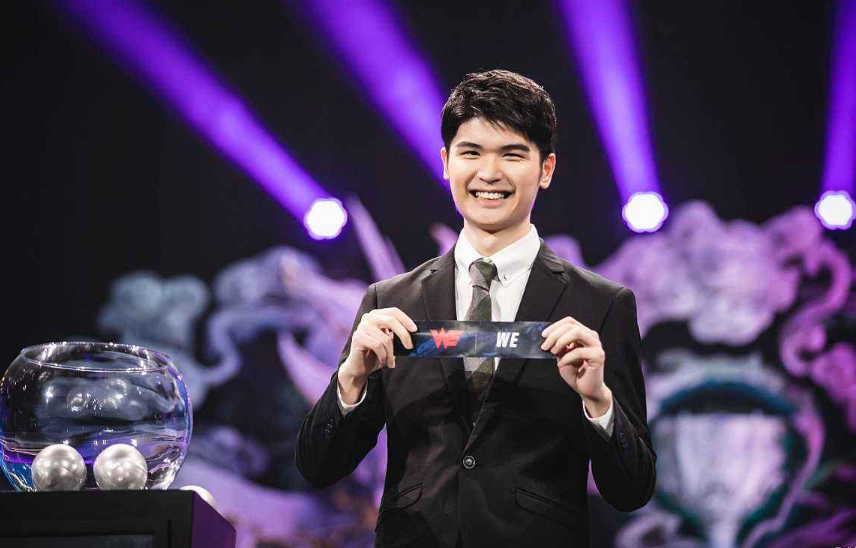 听到无状态余家俊和fpx战队解约的消息,有网友无奈道:你可是lpl005号