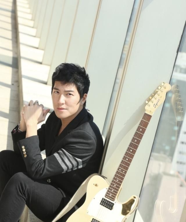 西贡地王之子周子扬离巢tvb爱情事业兼得,曾与何傲儿相恋遭嫌弃