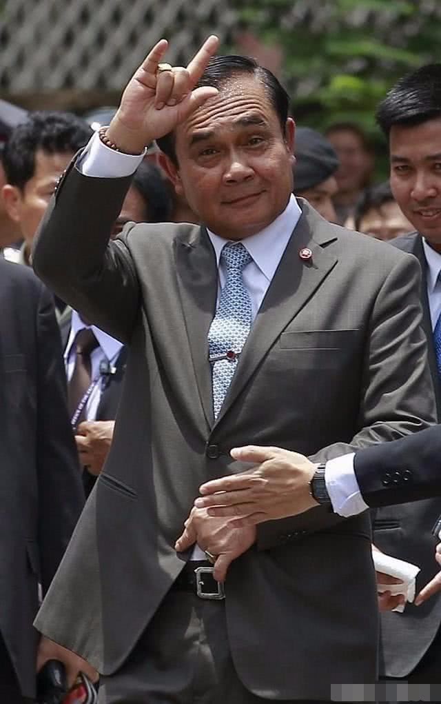 面对不给力的队友,巴育终于想明白要怎么做