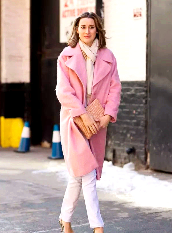 pick粉色大衣,穿上就能表现出甜美感