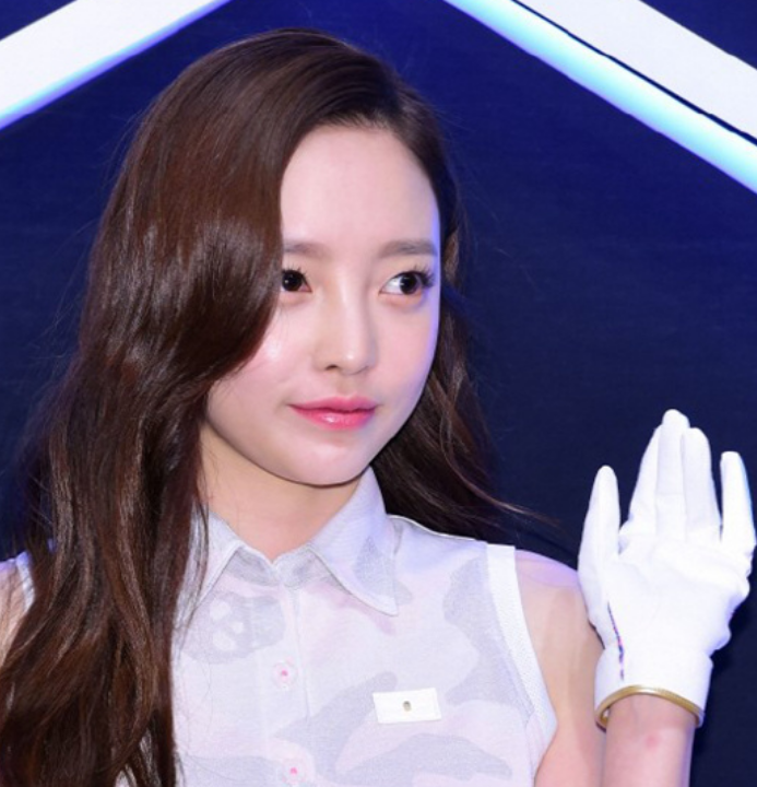 韩国具荷拉涉嫌殴打男友 已被警方传唤