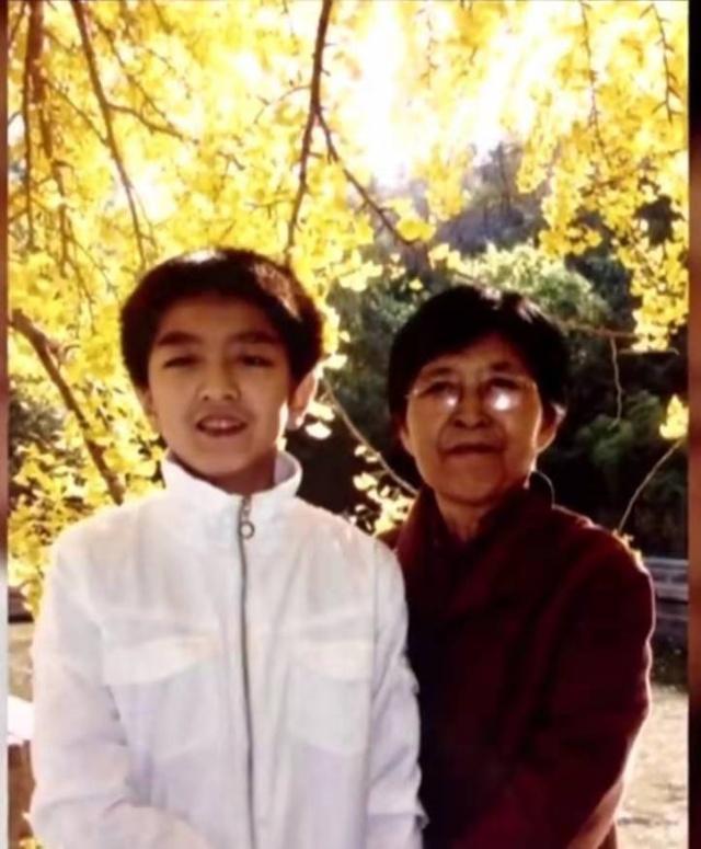 新晋男神金瀚一大波童年照来啦!小时候就有霸道总裁的眼神了!